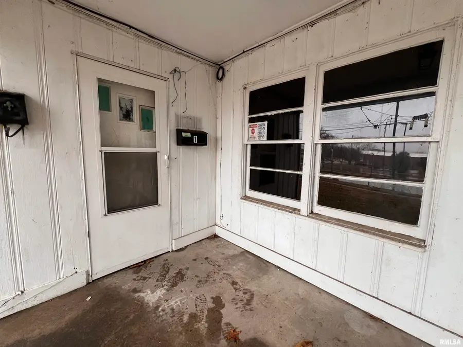 406 S University Avenue, Carbondale, IL 62901 - Image #2