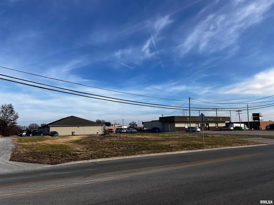 000 N Carbon Street, Marion, IL 62959 - #3