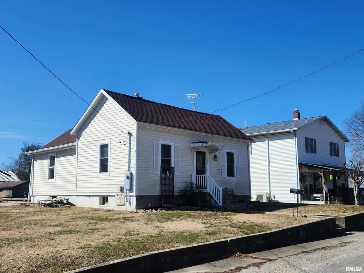 206 E South Street, Pinckneyville, IL 62274 - Image #1