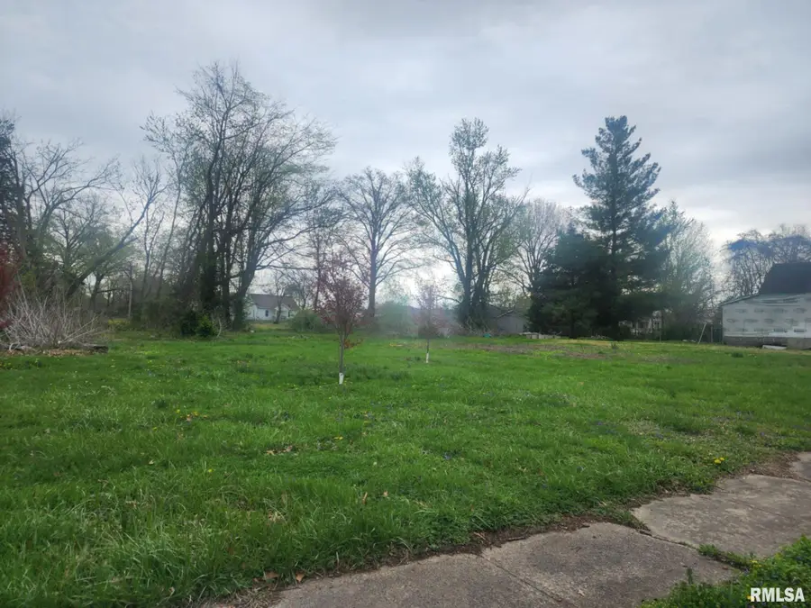 218 Madison Street, Benton, IL 62812-2132 - Image #2