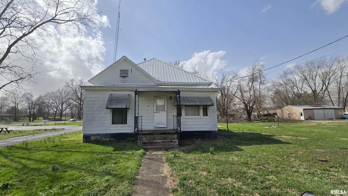 205 Shaw Street, Harrisburg, IL 62946 - Image #1