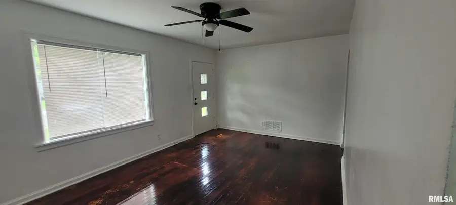 2814 Mannen Street, Mount Vernon, IL 62864 - Image #2