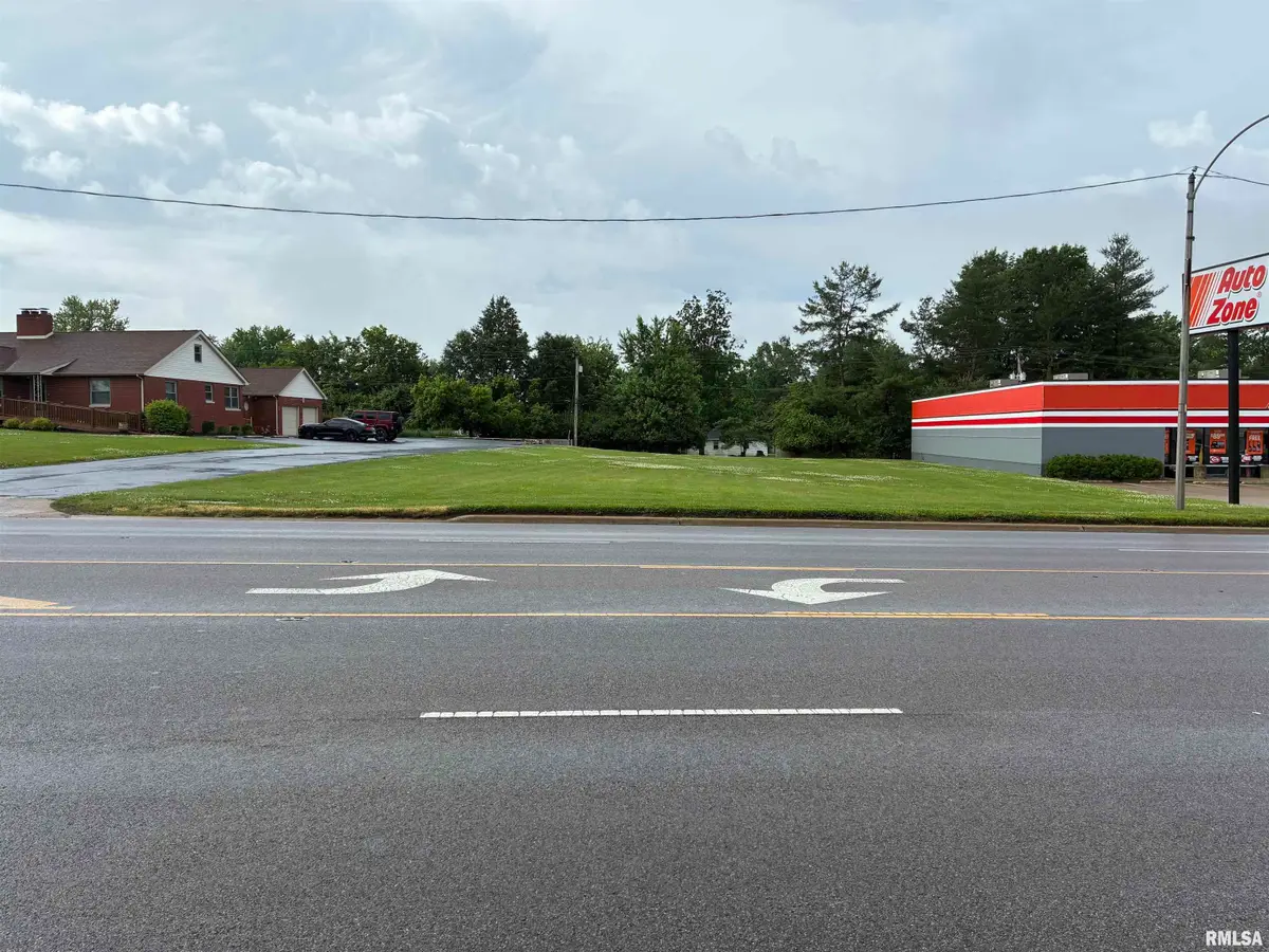 3009 Broadway Street, Mount Vernon, IL 62864 - Image #1