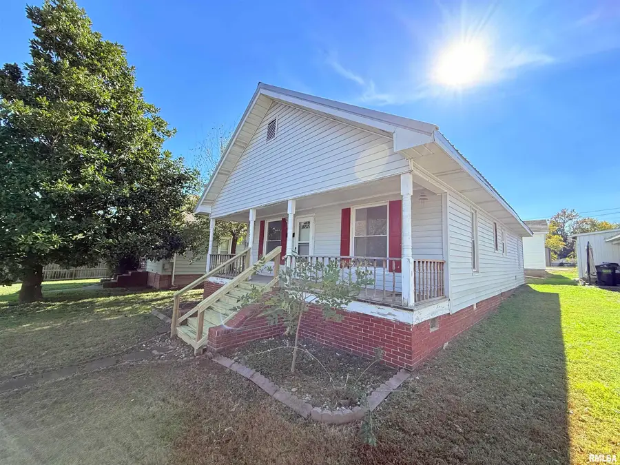 123 W College Street, Harrisburg, IL 62946 - Image #2