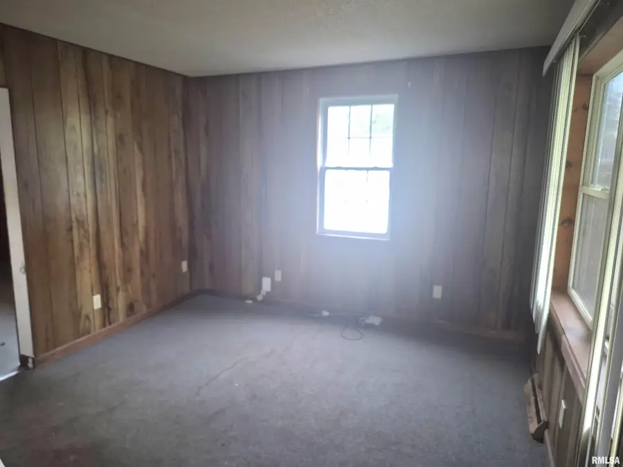 405 S Shaw Street, Harrisburg, IL 62946 - Image #3