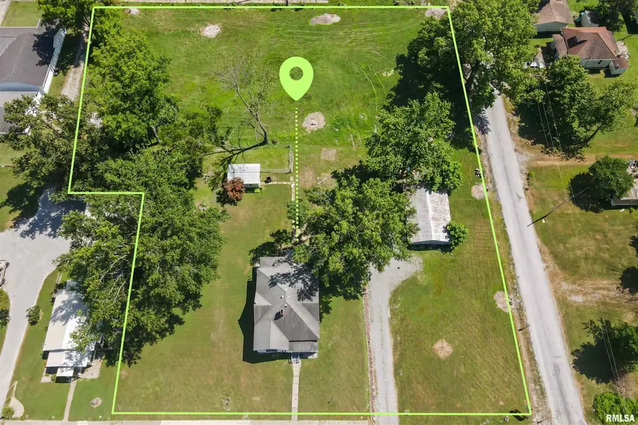 827 W Raymond Street, Harrisburg, IL 62946 - Image #2