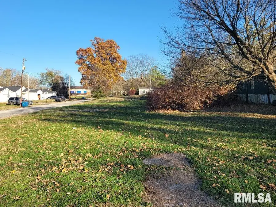 300 S 4th Street, Mount Vernon, IL 62864 - Image #2