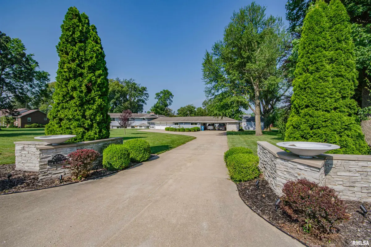 1114 S Perrine Street, Centralia, IL 62801 - Image #1