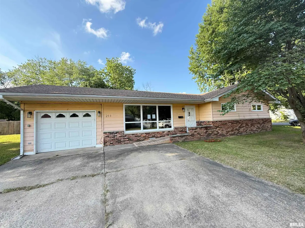 211 E Cleveland Street, West Frankfort, IL 62896 - Image #1