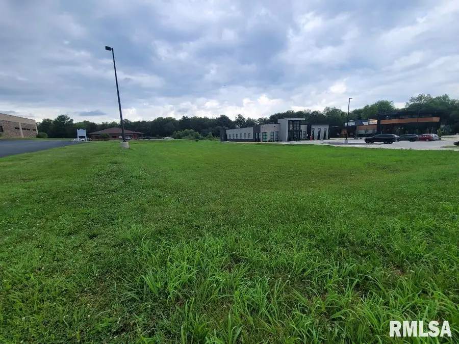 3128 Veterans Memorial Drive, Mount Vernon, IL 62864 - Image #2