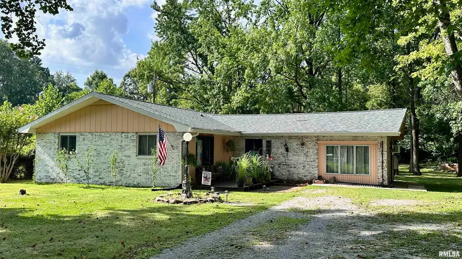 909 North Road, West Frankfort, IL 62896 - Image #2