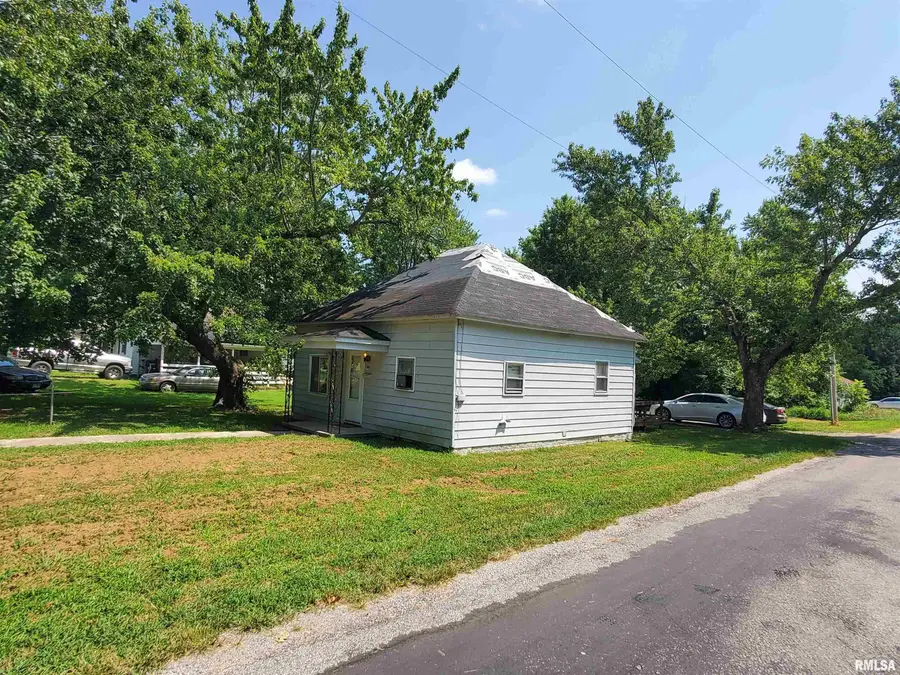 519 Nevada Street, Carterville, IL 62918 - Image #2