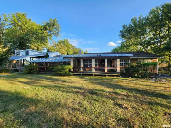 5628 Coal Street, Sesser, IL 62884-2038