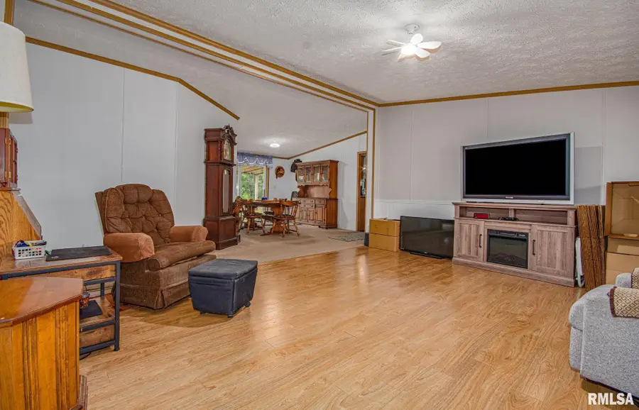 16807 Kendall Road, Mount Vernon, IL 62864 - Image #3