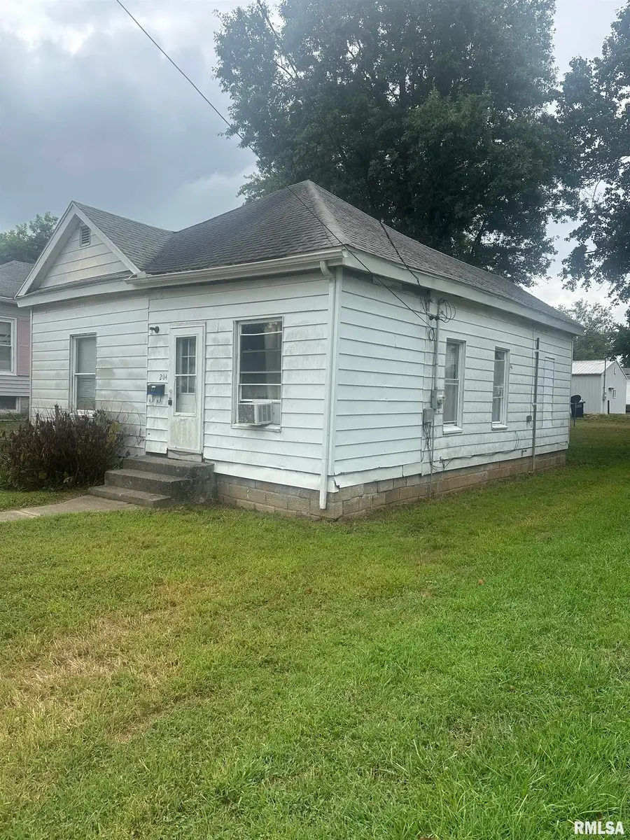 204 E Chester Street, Pinckneyville, IL 62274 - Image #2