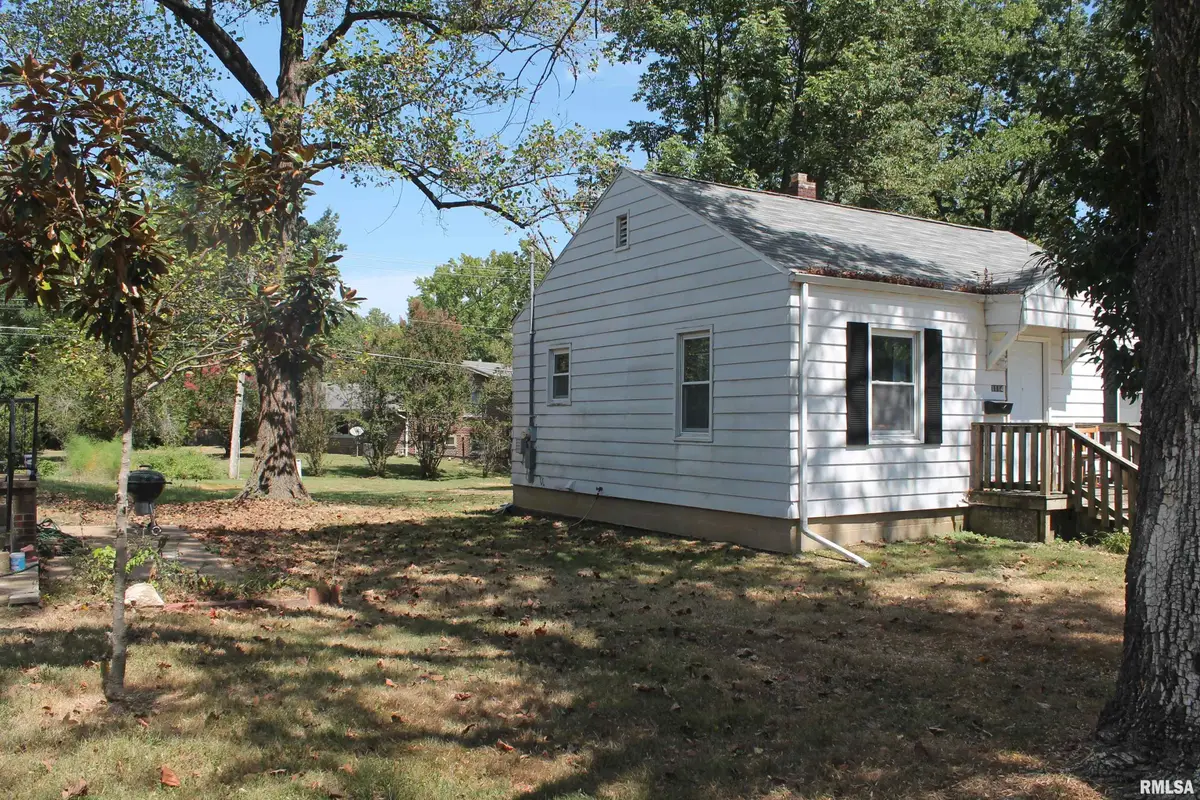 1114 W Walkup Street, Carbondale, IL 62901 - Image #1