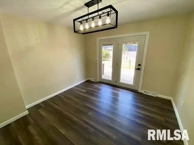 616 E Donna Drive, Irvington, IL 62848 - Image #3