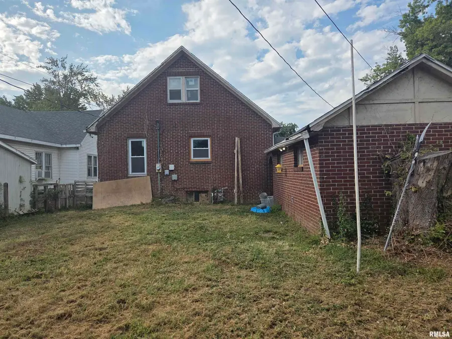 633 Oak Street, Carmi, IL 62821 - Image #3