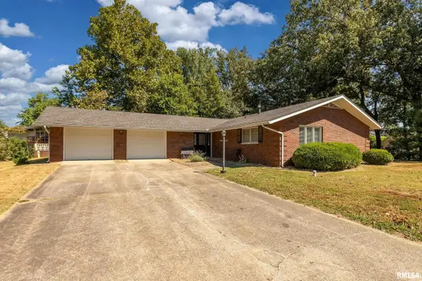 30 Red Bud Road, Harrisburg, IL 62946-5268