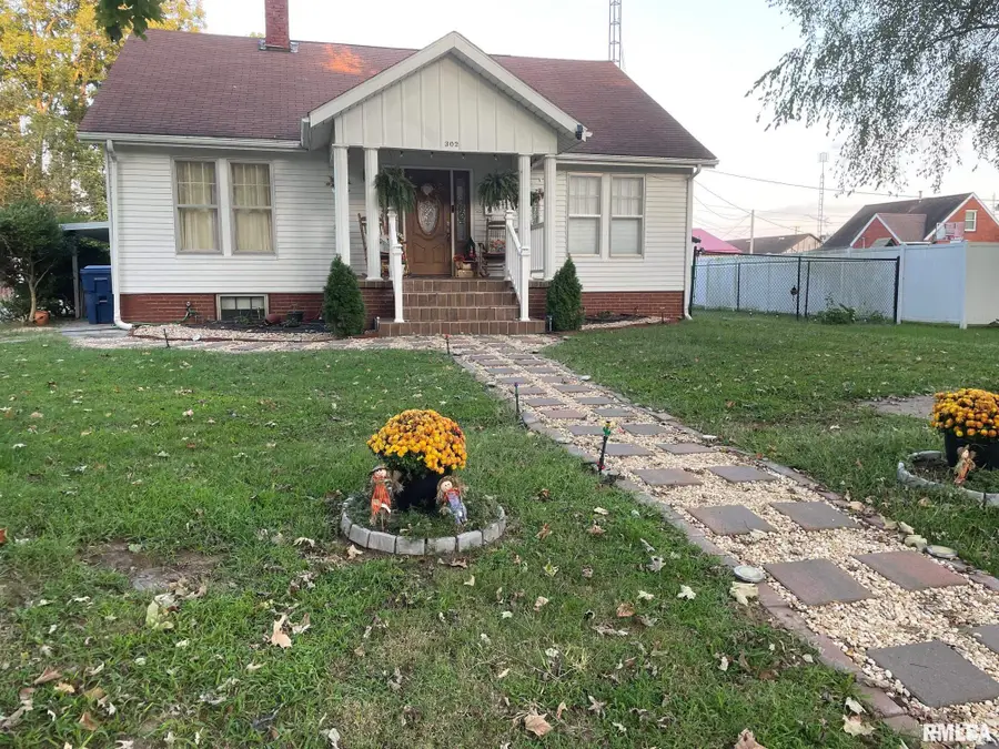 302 2nd Street, Carmi, IL 62821 - Image #2