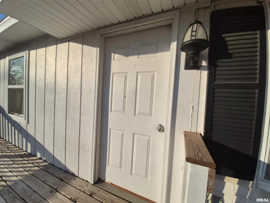 802 Dillard Street, Eldorado, IL 62930 - Image #3