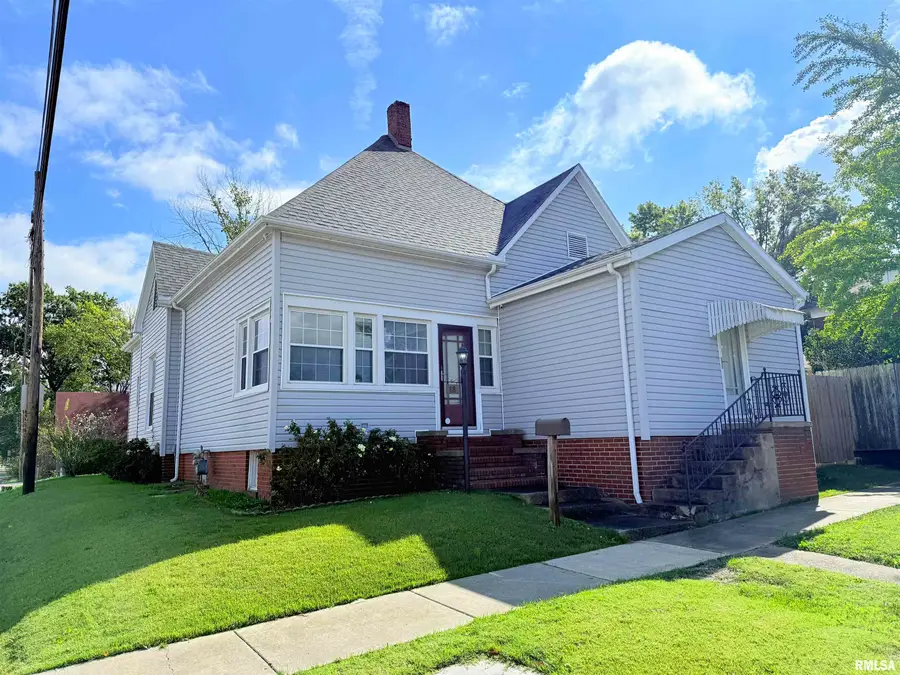 18 S Mill Street, Harrisburg, IL 62946-1722 - Image #2