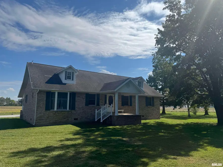 125 S B Street, Vernon, IL 62892 - Image #2