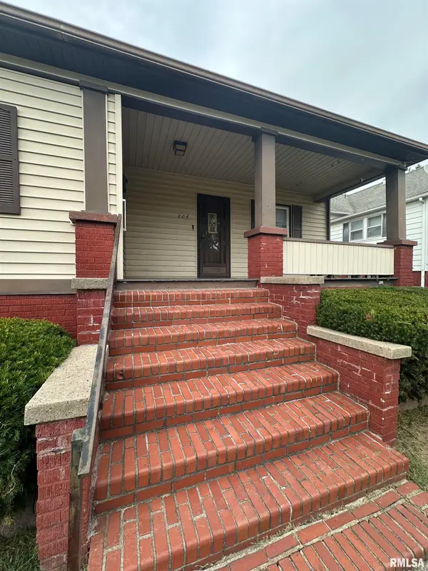 206 W Homer Avenue, Harrisburg, IL 62946