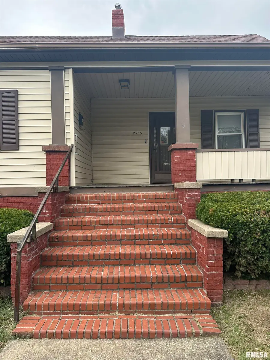 206 W Homer Avenue, Harrisburg, IL 62946 - Image #2