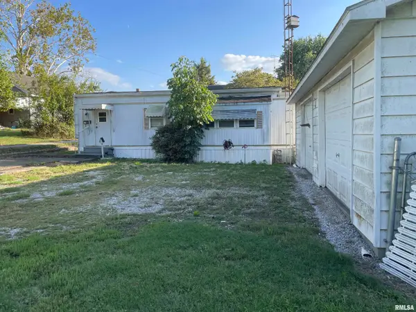 312 E Randolph Street, McLeansboro, IL 62859