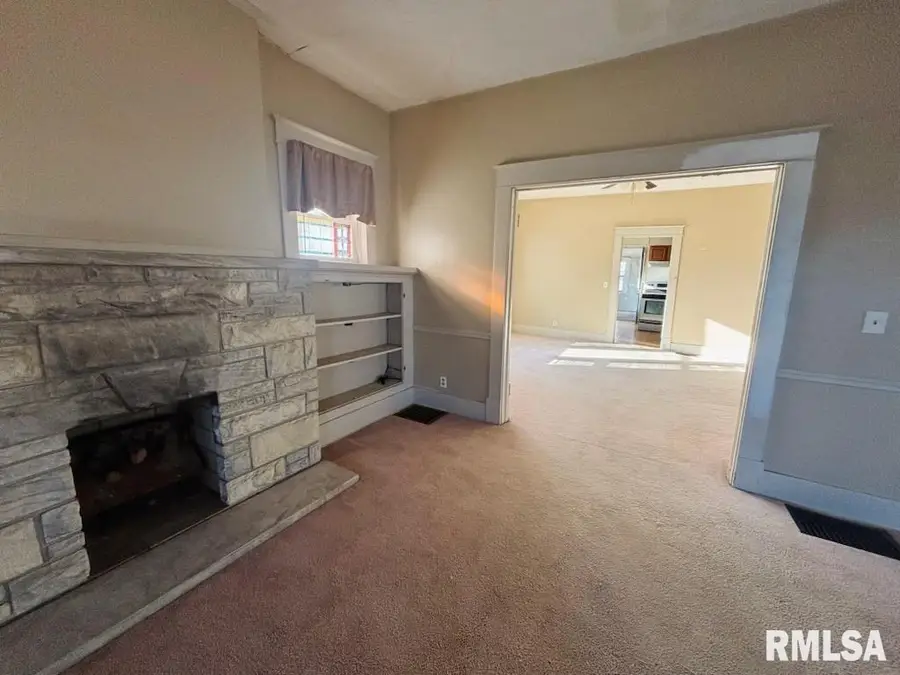 310 W Walnut Street, Carbondale, IL 62901 - Image #3