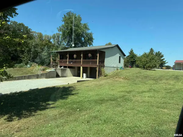 7003 River Road, Iuka, IL 62849