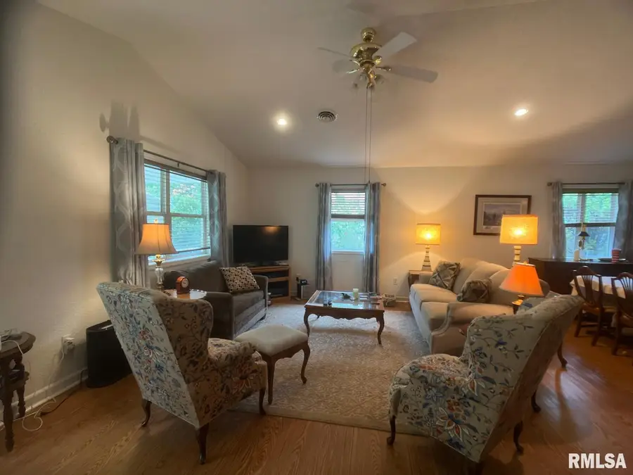 617 N 10th Street, Herrin, IL 62948 - Image #3