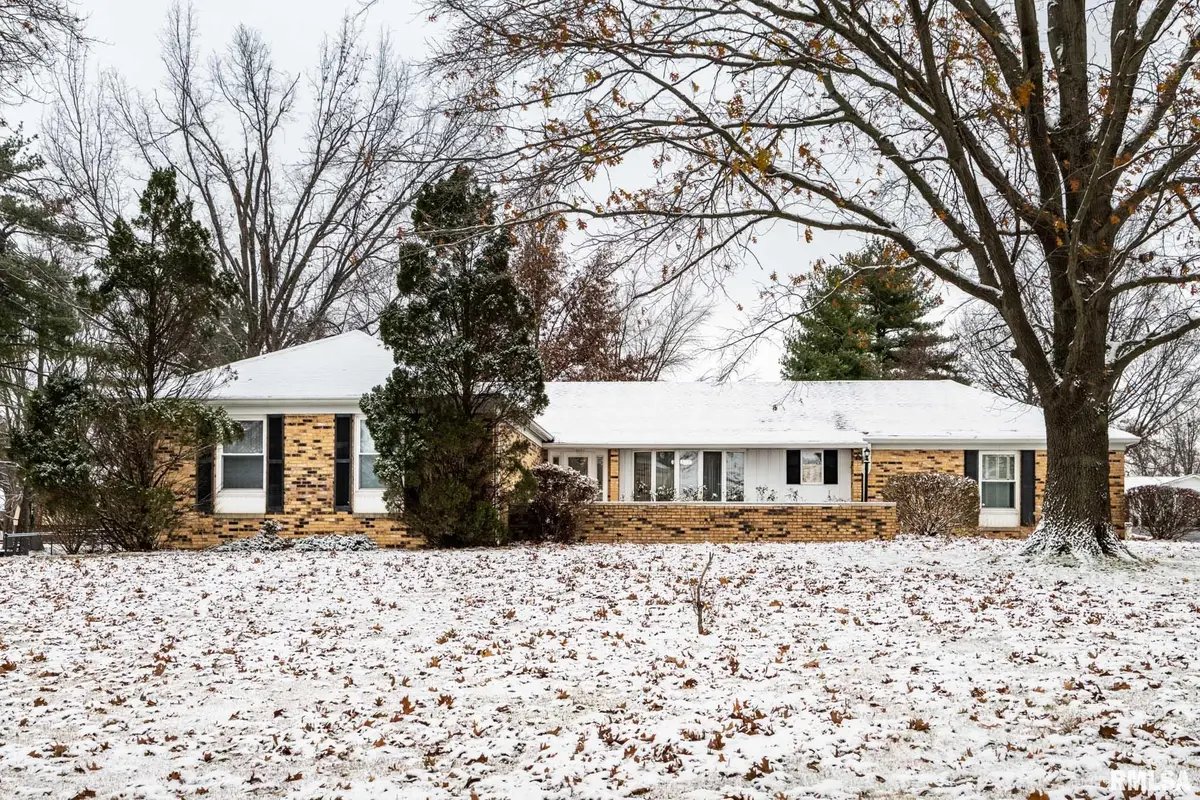 105 Woodlake Lane, Eldorado, IL 62930 - Image #1