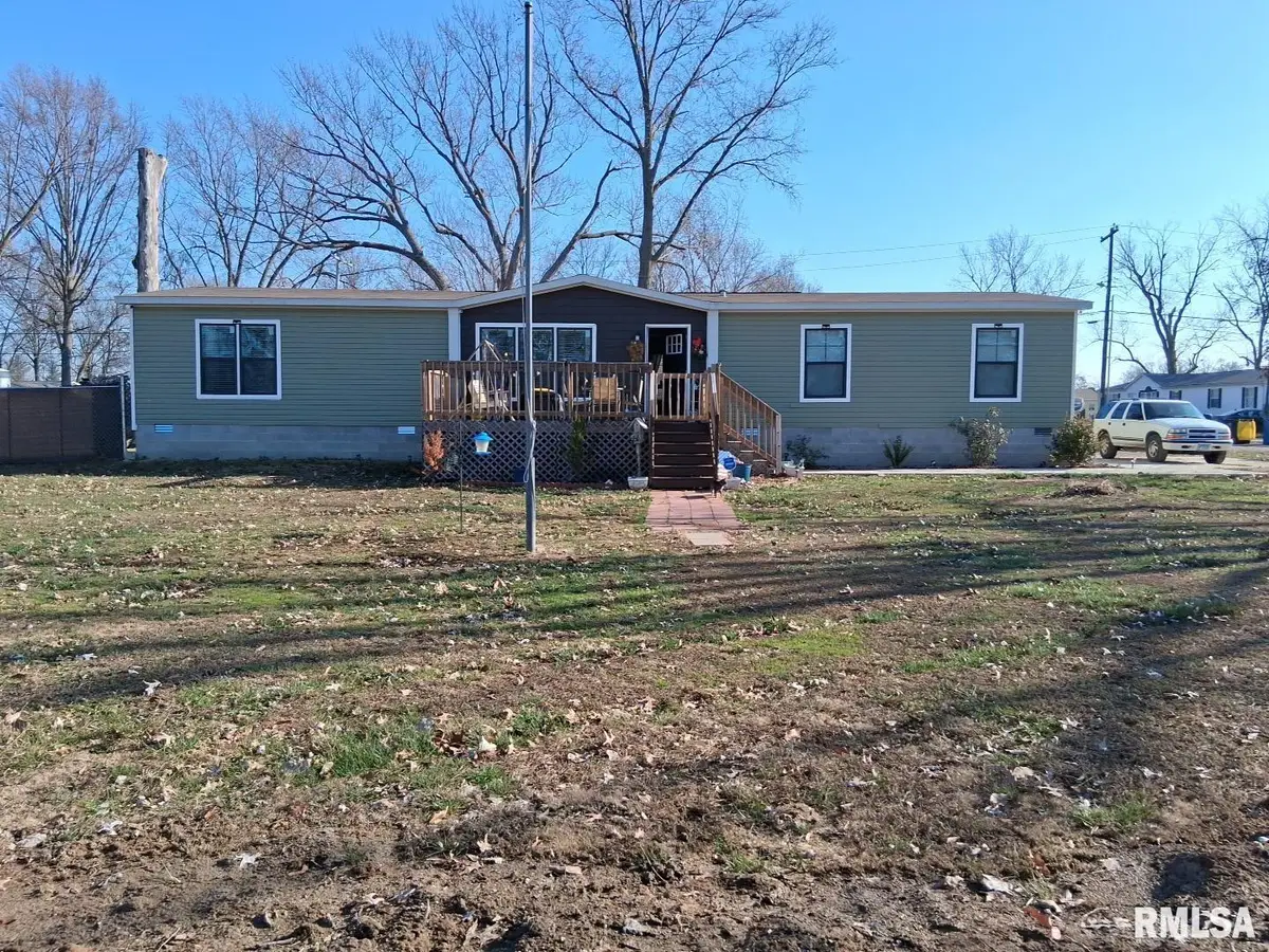 1300 Jackson Avenue, Sandoval, IL 62882 - Image #1