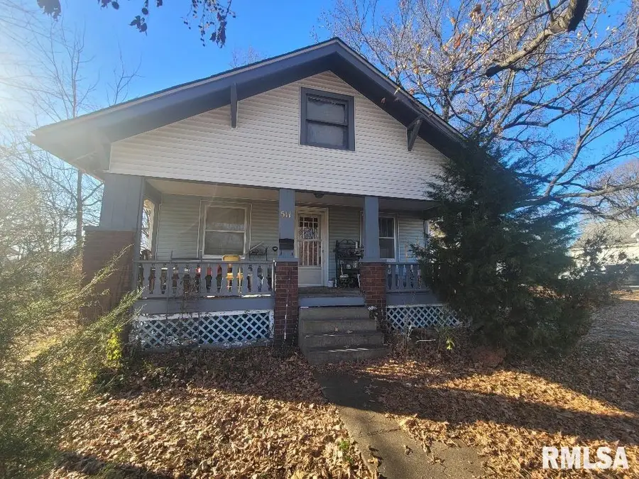 511 SE 4th Street, Fairfield, IL 62837 - Image #2