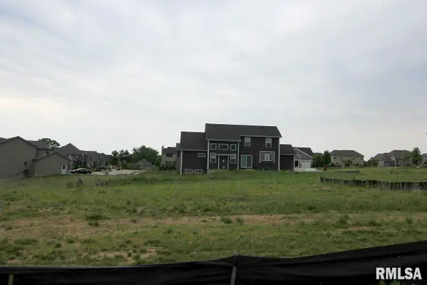 6426 W Ironwood Drive, Edwards, IL 61528