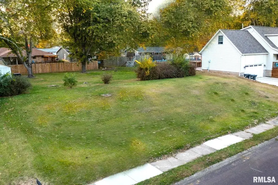 225 Maple Park Drive, Pekin, IL 61554 - Image #3