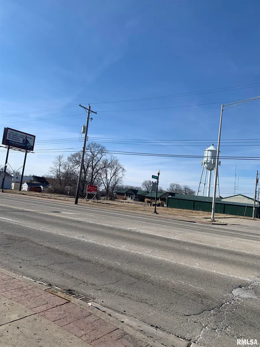 117-121 N Main Street, Creve Coeur, IL 61610-0000 - Image #2