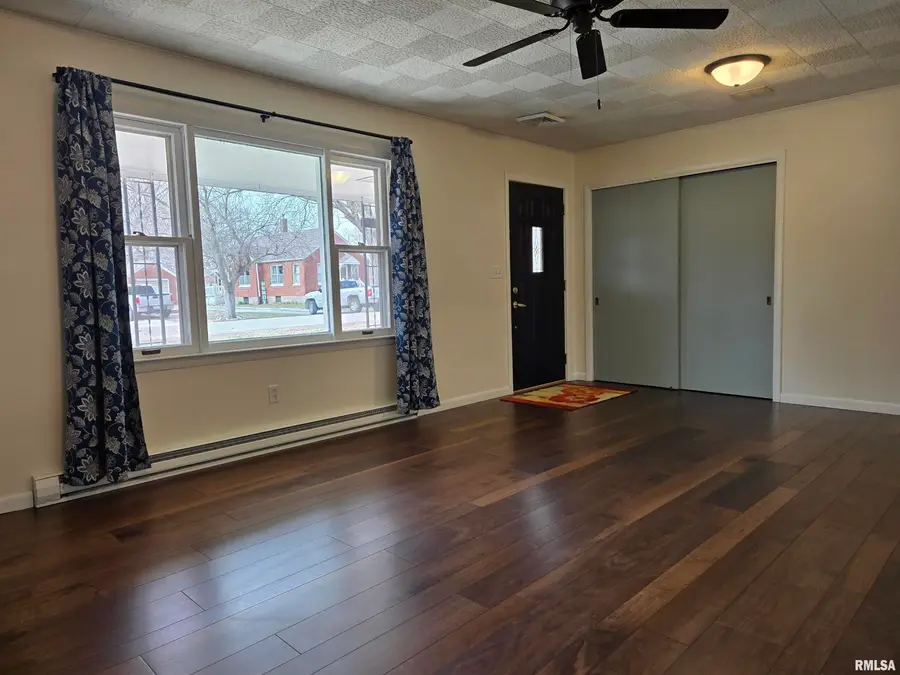 420 N Marion Street, Carthage, IL 62321 - Image #2