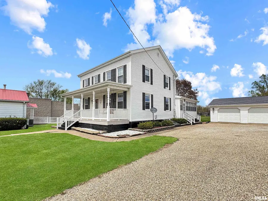 370 W Carter Street, Fairview, IL 61432 - Image #2