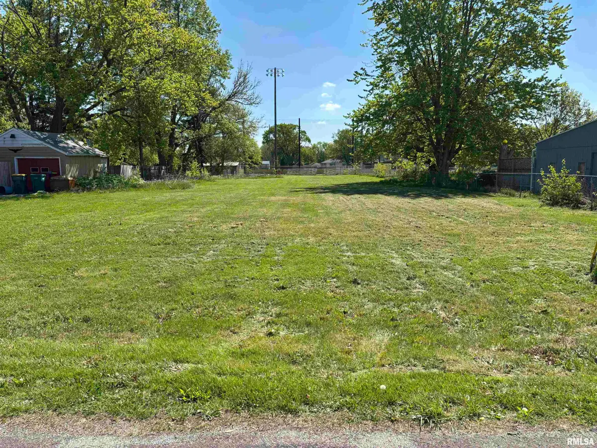 1297 S Chambers Street, Galesburg, IL 61401 - Image #1