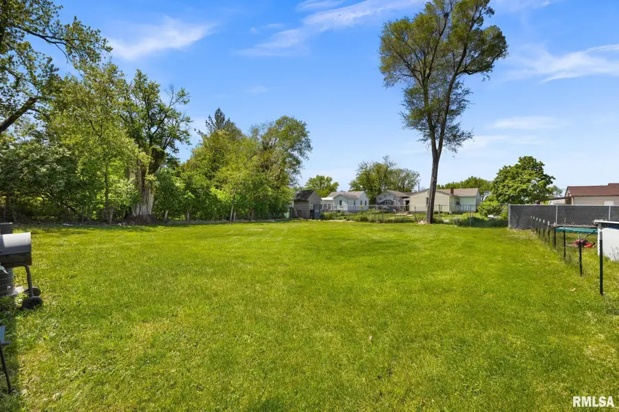 106 Ernest Street #A & B, Washington, IL 61571 - Image #2