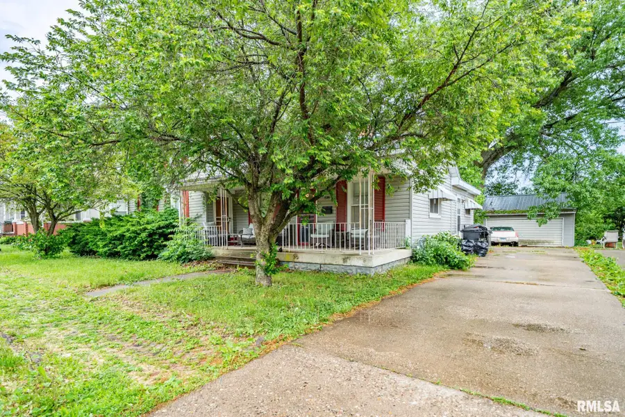 128 W Spruce Street, Canton, IL 61520 - Image #2