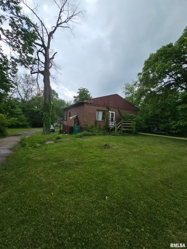 3300 E Washington Street, East Peoria, IL 61611