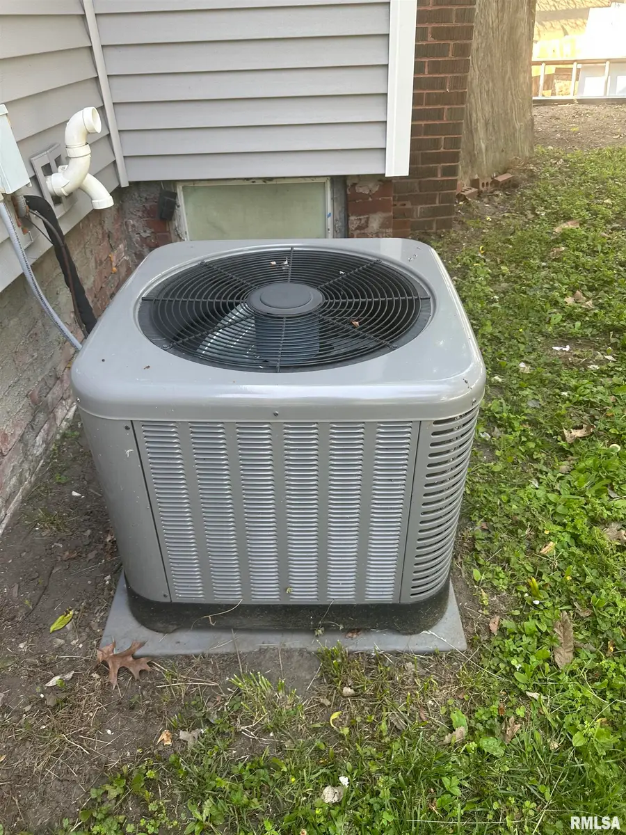 1213 NE Glendale Avenue, Peoria, IL 61603 - Image #3