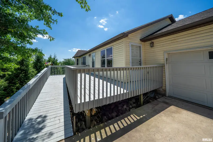 21501 N Berchtold Road, Chillicothe, IL 61523 - Image #2