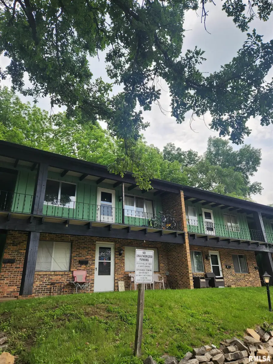 740 E Shore Drive #8, Pekin, IL 61554 - Image #2