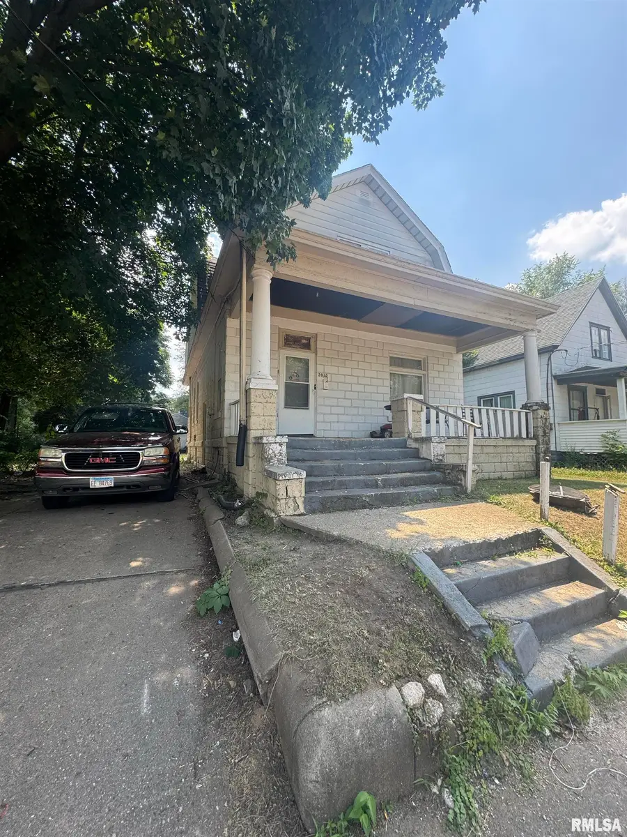 2010 W Garden Street, Peoria, IL 61605 - #2