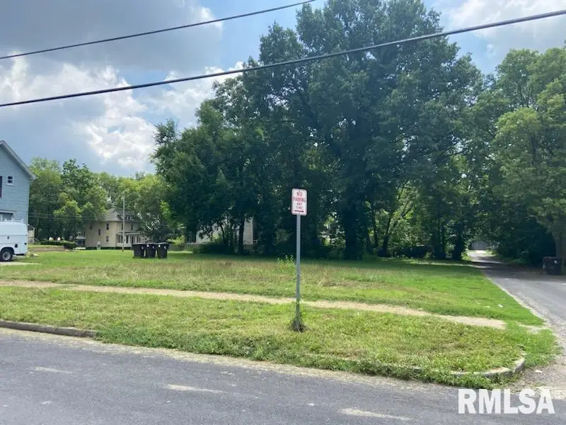 710 W Armstrong Avenue, Peoria, IL 61606 - Image #3